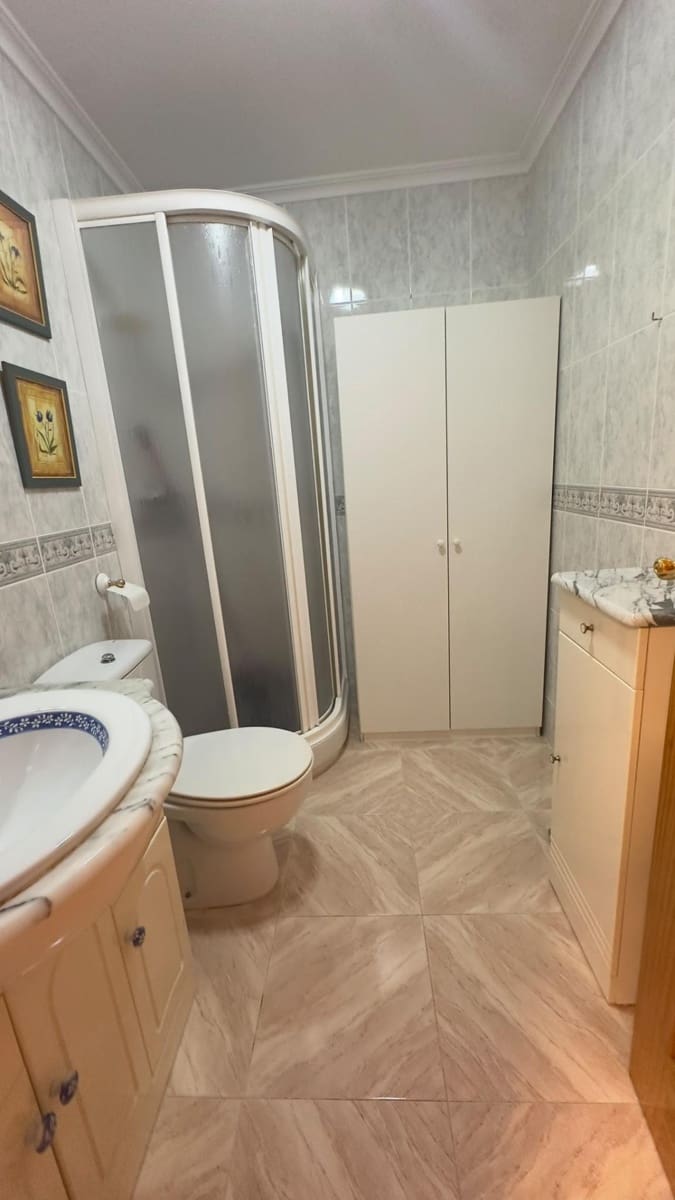 3 slaapkamer Appartement te huur in Torrevieja - € 1.200 (Ref: 10171715)