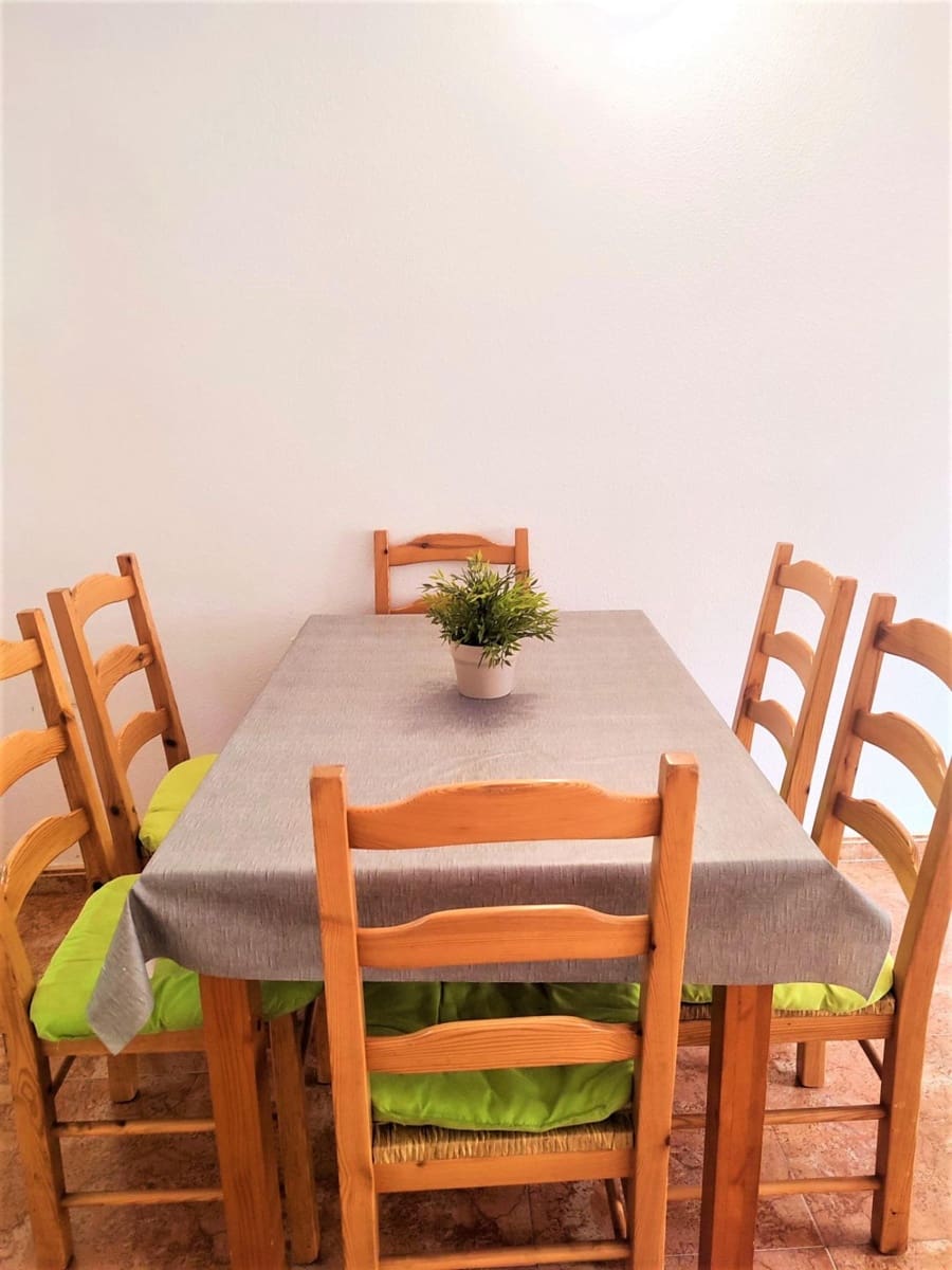 2 slaapkamer Appartement te huur in Torrevieja met zwembad - € 750 (Ref: 7097926)