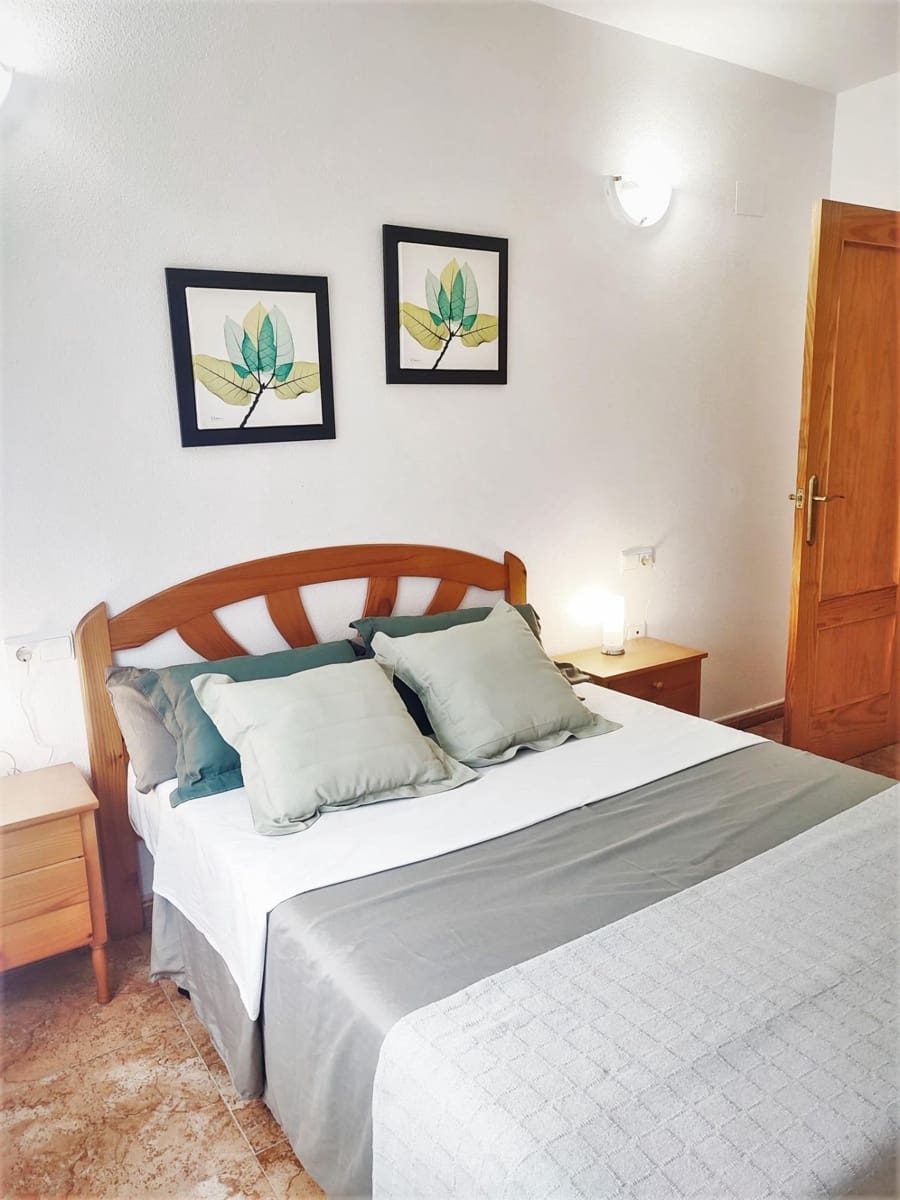 2 slaapkamer Appartement te huur in Torrevieja met zwembad - € 750 (Ref: 7097926)