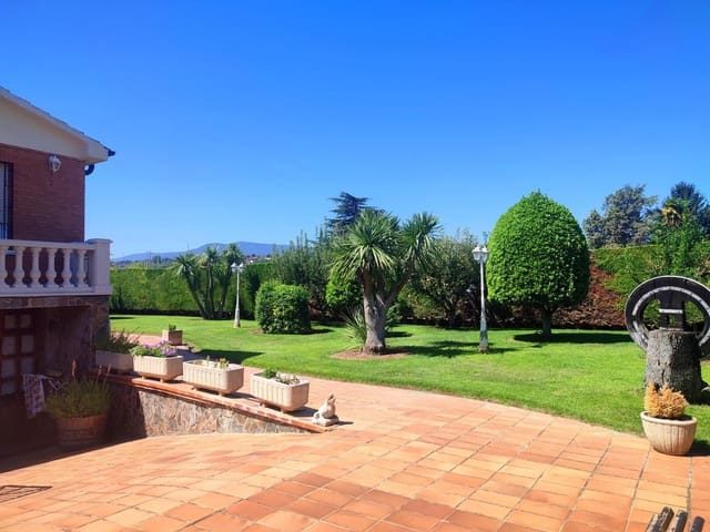 5 bedroom Finca/Country House for sale in Albelda de Iregua with pool garage - € 1,000,000 (Ref: 7819064)