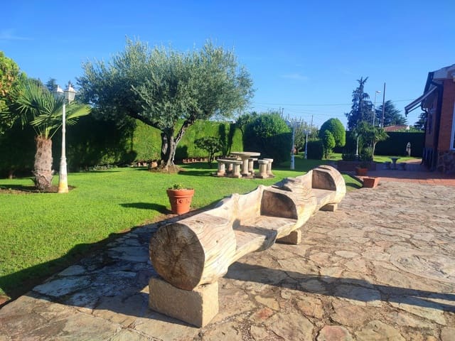 5 bedroom Finca/Country House for sale in Albelda de Iregua with pool garage - € 1,000,000 (Ref: 7819064)