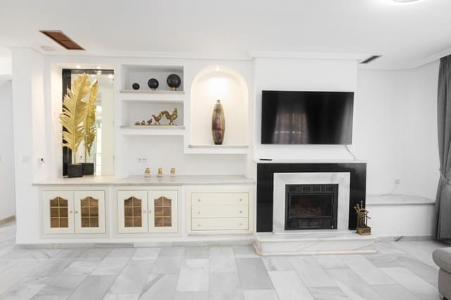 4 sypialnia Willa na sprzedaż w Orihuela Costa, Orihuela z basenem garażem - 799 000 € (Ref: 8133864)