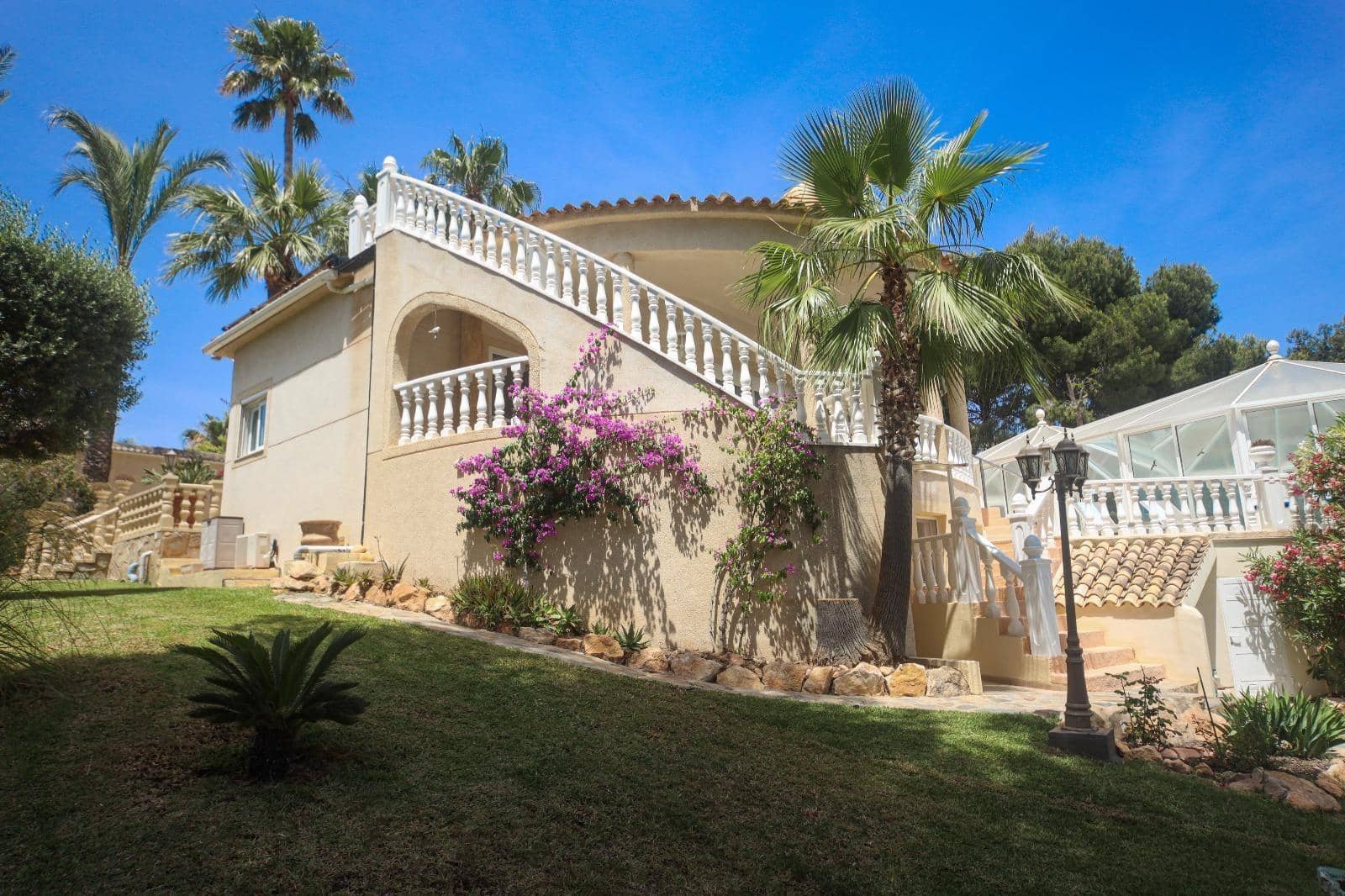 4 bedroom Villa for sale in Orihuela Costa with pool garage - € 799,000 (Ref: 8133864)