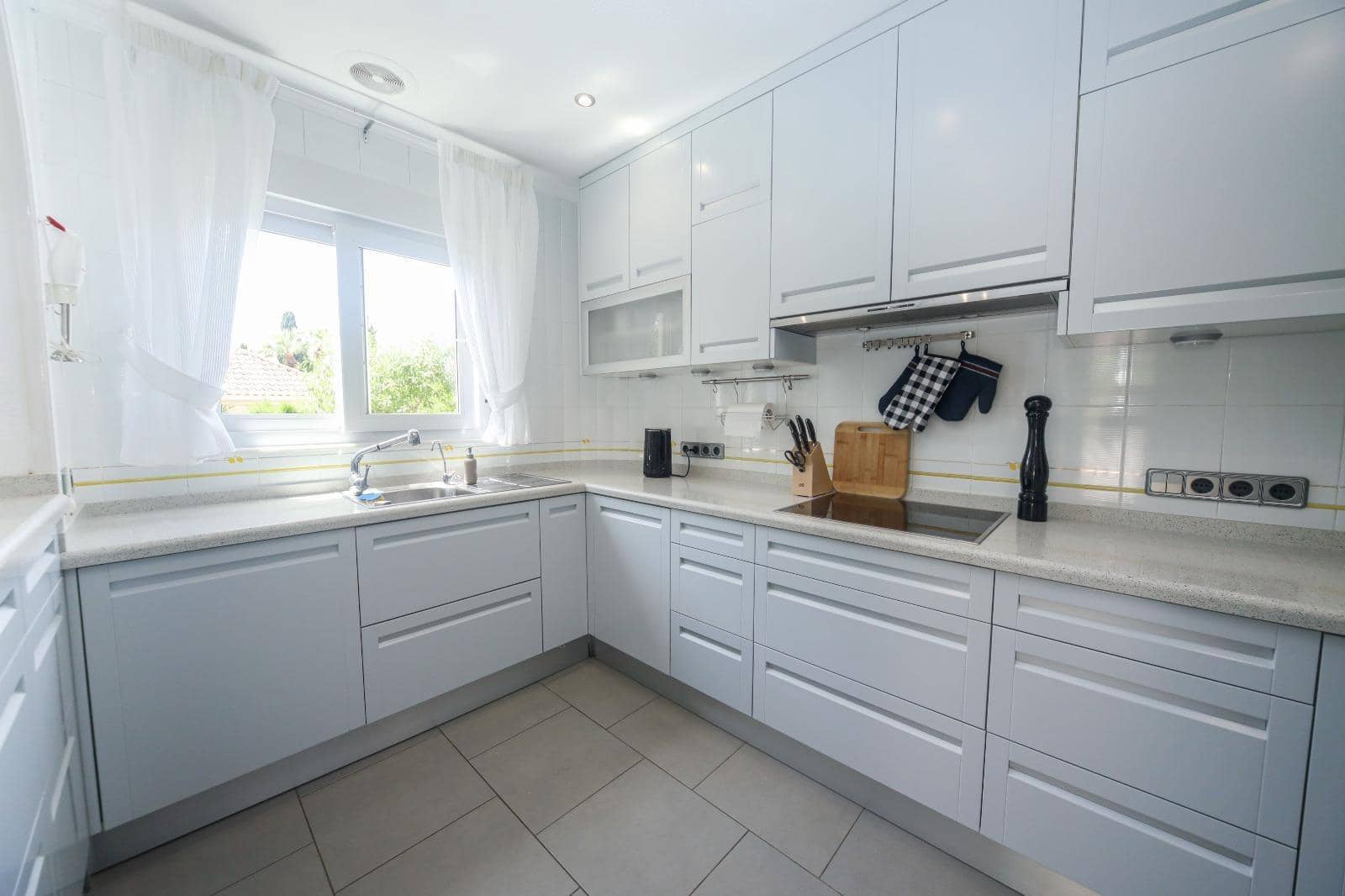 4 bedroom Villa for sale in Orihuela Costa with pool garage - € 799,000 (Ref: 8133864)