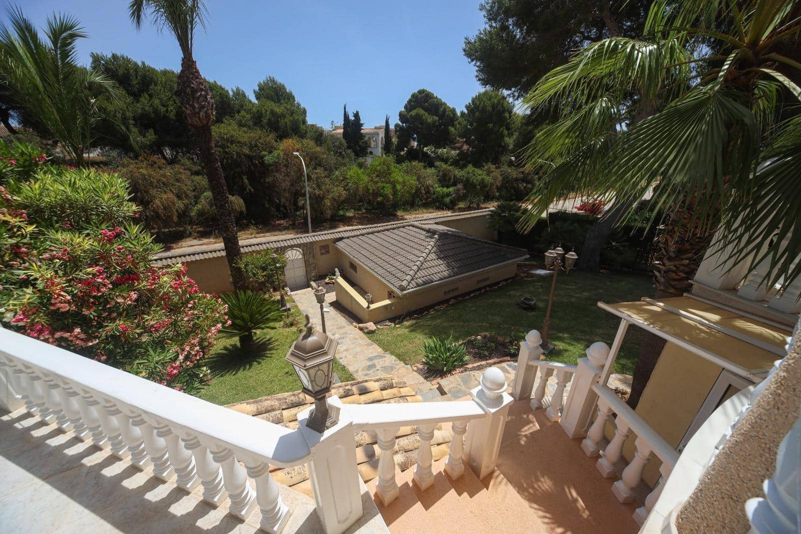 4 bedroom Villa for sale in Orihuela Costa with pool garage - € 799,000 (Ref: 8133864)