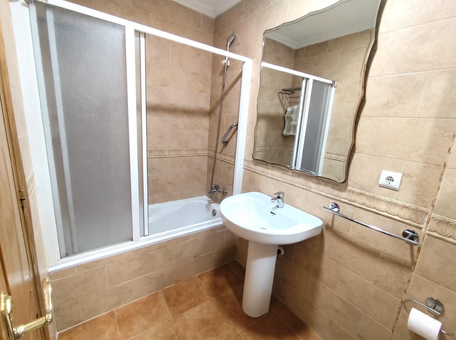 2 bedroom Apartment for rent in Torrevieja with pool - € 800 (Ref: 8445924)