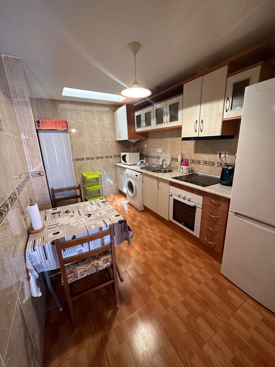 2 quarto Bungalow para arrendar em Torrevieja - 600 € (Ref: 8450791)