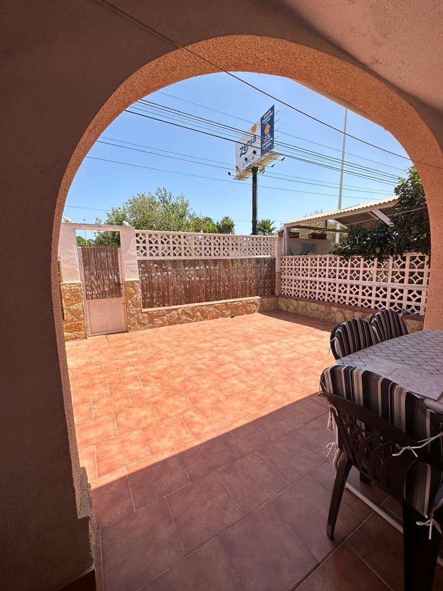 2 quarto Bungalow para arrendar em Torrevieja - 600 € (Ref: 8450791)