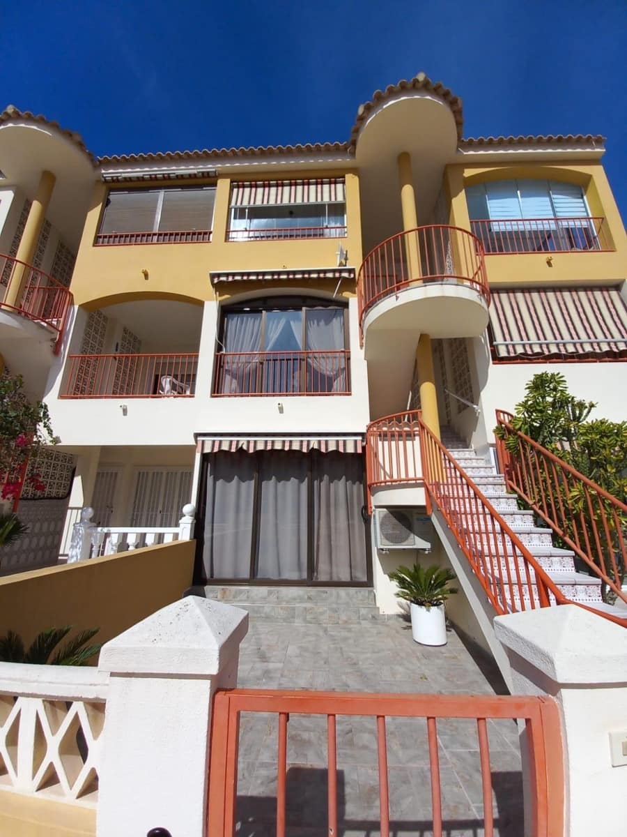 Bungalow de 1 habitación en Torrevieja en alquiler con piscina - 700 € (Ref: 8886290)