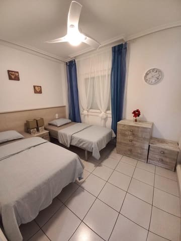 Bungalow de 1 habitación en Torreblanca, Torrevieja en alquiler con piscina - 700 € (Ref: 8886290)
