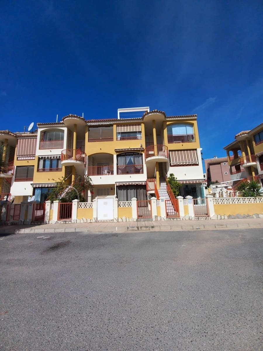 Bungalow de 1 habitación en Torrevieja en alquiler con piscina - 700 € (Ref: 8886290)