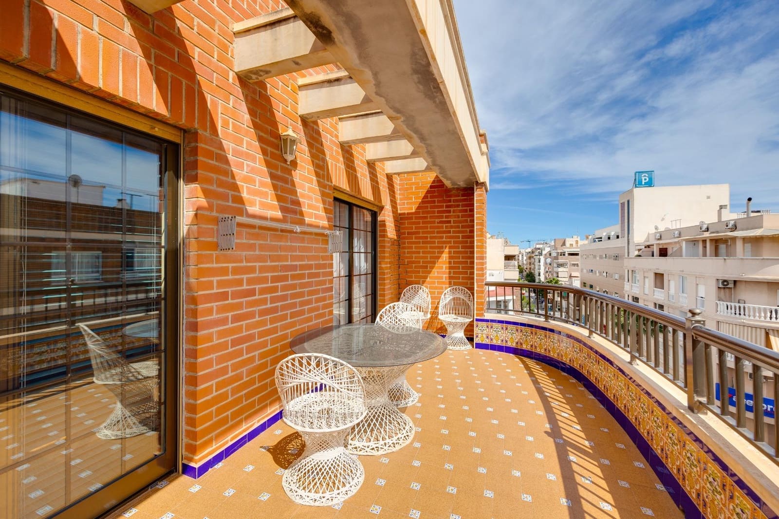 3 soverom Penthouse til leie i Torrevieja - € 1 600 (Ref: 8915446)