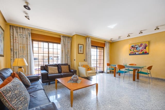 Penthouse de 3 chambres à louer à Centro, Torrevieja - 1 600 € (Ref: 8915446)