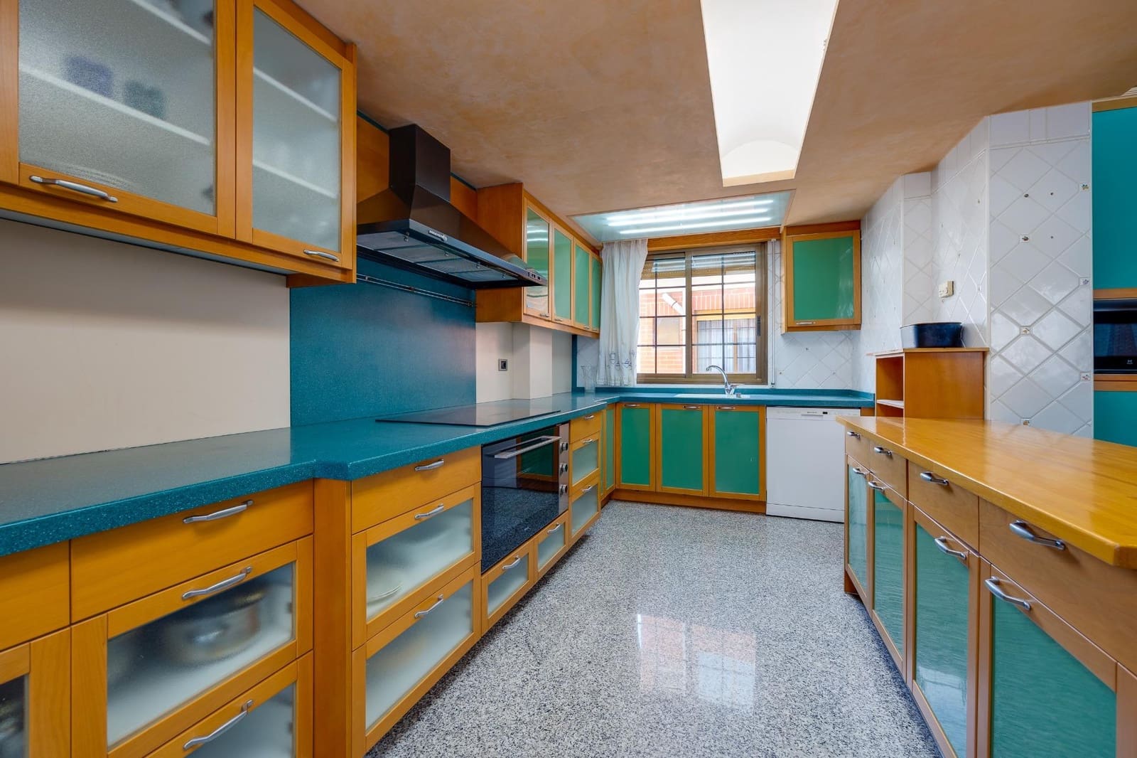 3 soverom Penthouse til leie i Torrevieja - € 1 600 (Ref: 8915446)