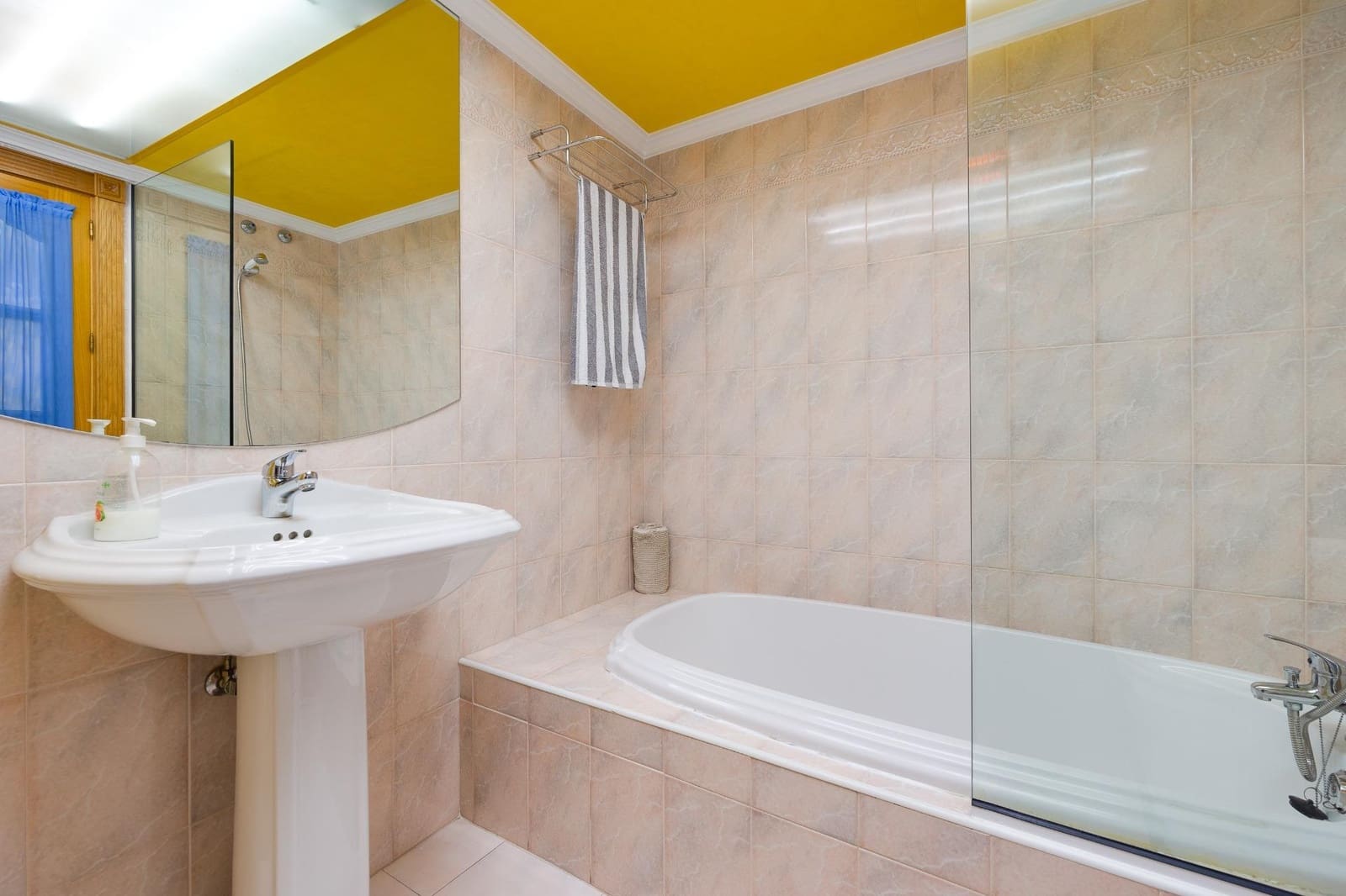 3 soverom Penthouse til leie i Torrevieja - € 1 600 (Ref: 8915446)