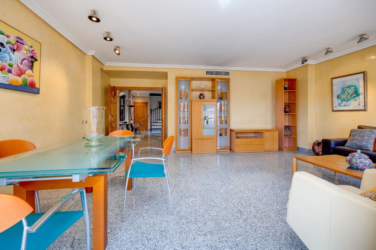 3 soverom Penthouse til leie i Torrevieja - € 1 600 (Ref: 8915446)