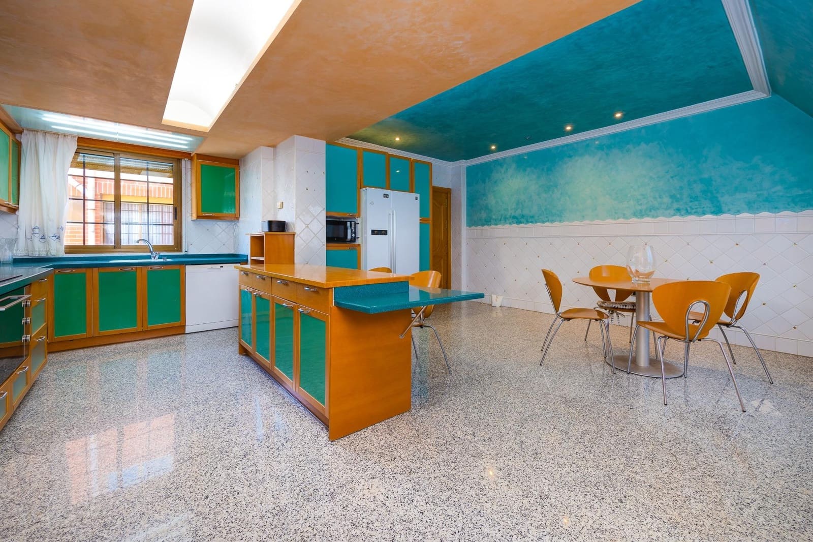 3 soverom Penthouse til leie i Torrevieja - € 1 600 (Ref: 8915446)