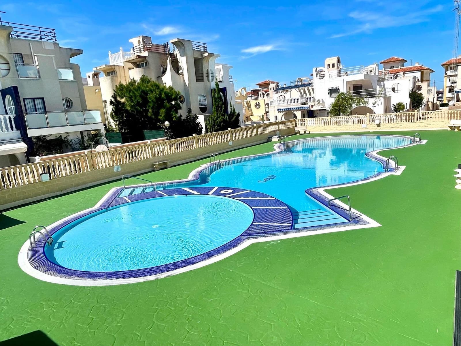 2 soveværelse Lejlighed til salg i La Mata med swimmingpool - € 159.500 (Ref: 8944058)