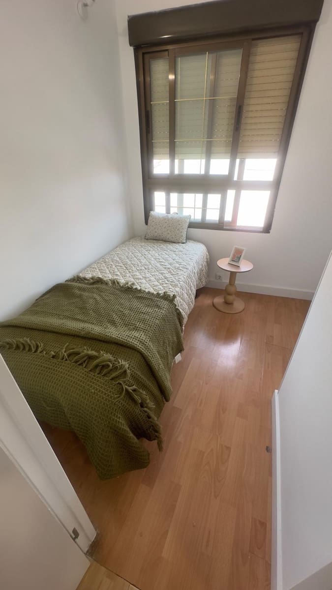 3 slaapkamer Appartement te huur in Torrevieja - € 750 (Ref: 8950635)