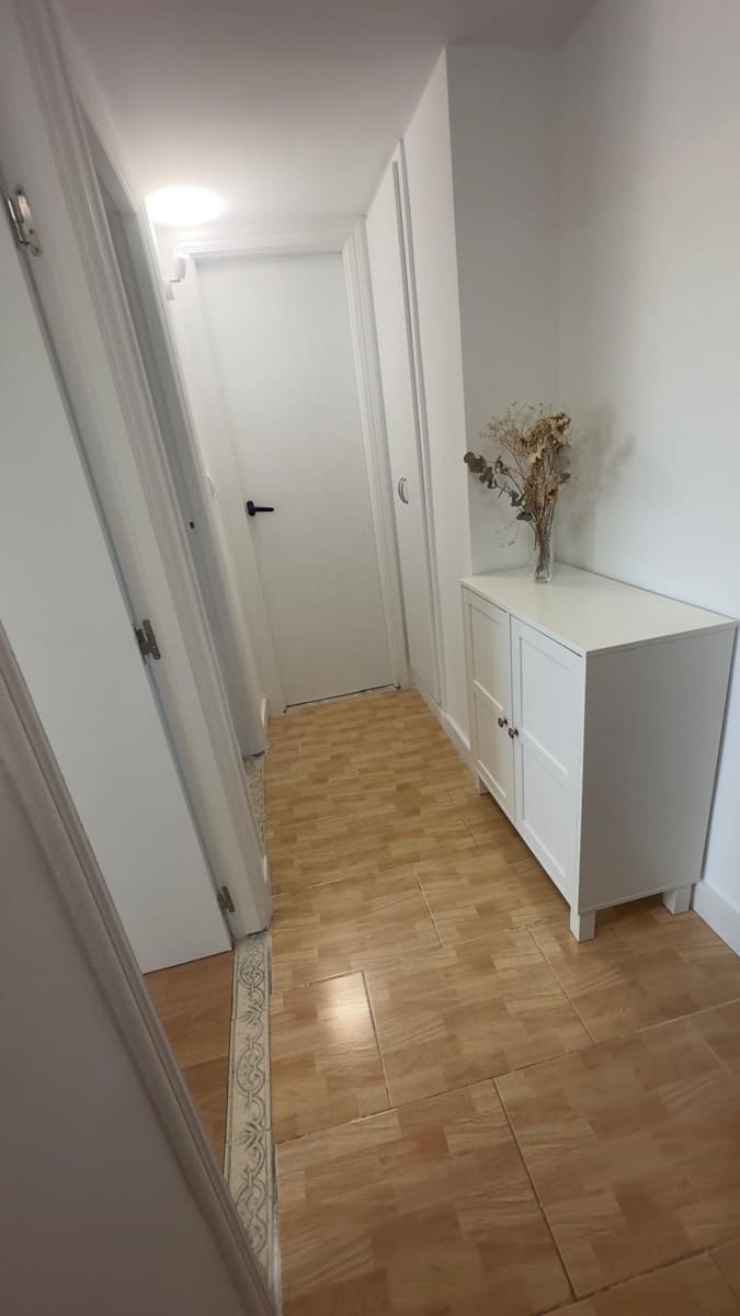 3 slaapkamer Appartement te huur in Torrevieja - € 750 (Ref: 8950635)