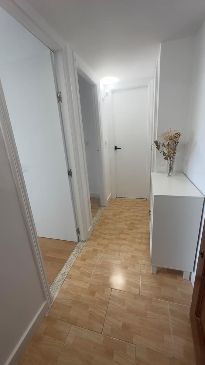 3 slaapkamer Appartement te huur in Torrevieja - € 750 (Ref: 8950635)