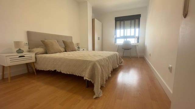 3 slaapkamer Appartement te huur in Playa de los Locos, Torrevieja - € 750 (Ref: 8950635)