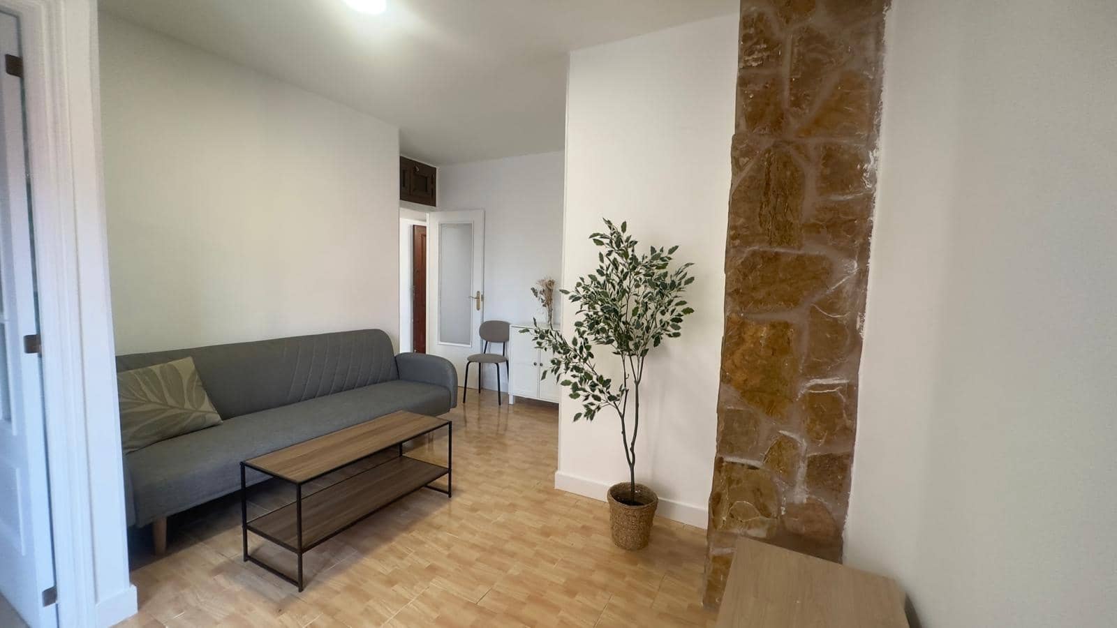 3 slaapkamer Appartement te huur in Torrevieja - € 750 (Ref: 8950635)