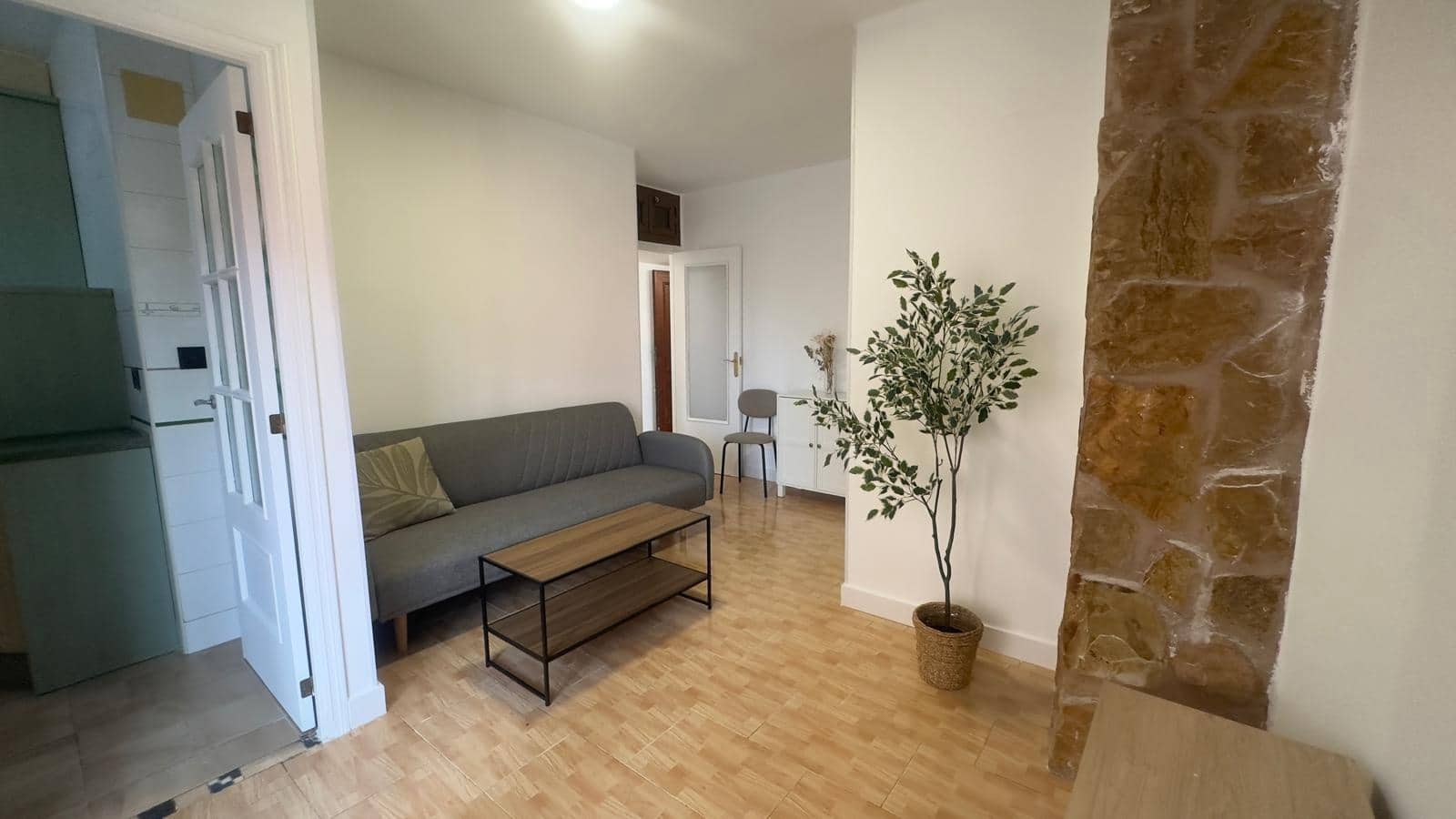 3 slaapkamer Appartement te huur in Torrevieja - € 750 (Ref: 8950635)