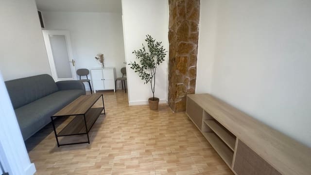 3 slaapkamer Appartement te huur in Playa de los Locos, Torrevieja - € 750 (Ref: 8950635)