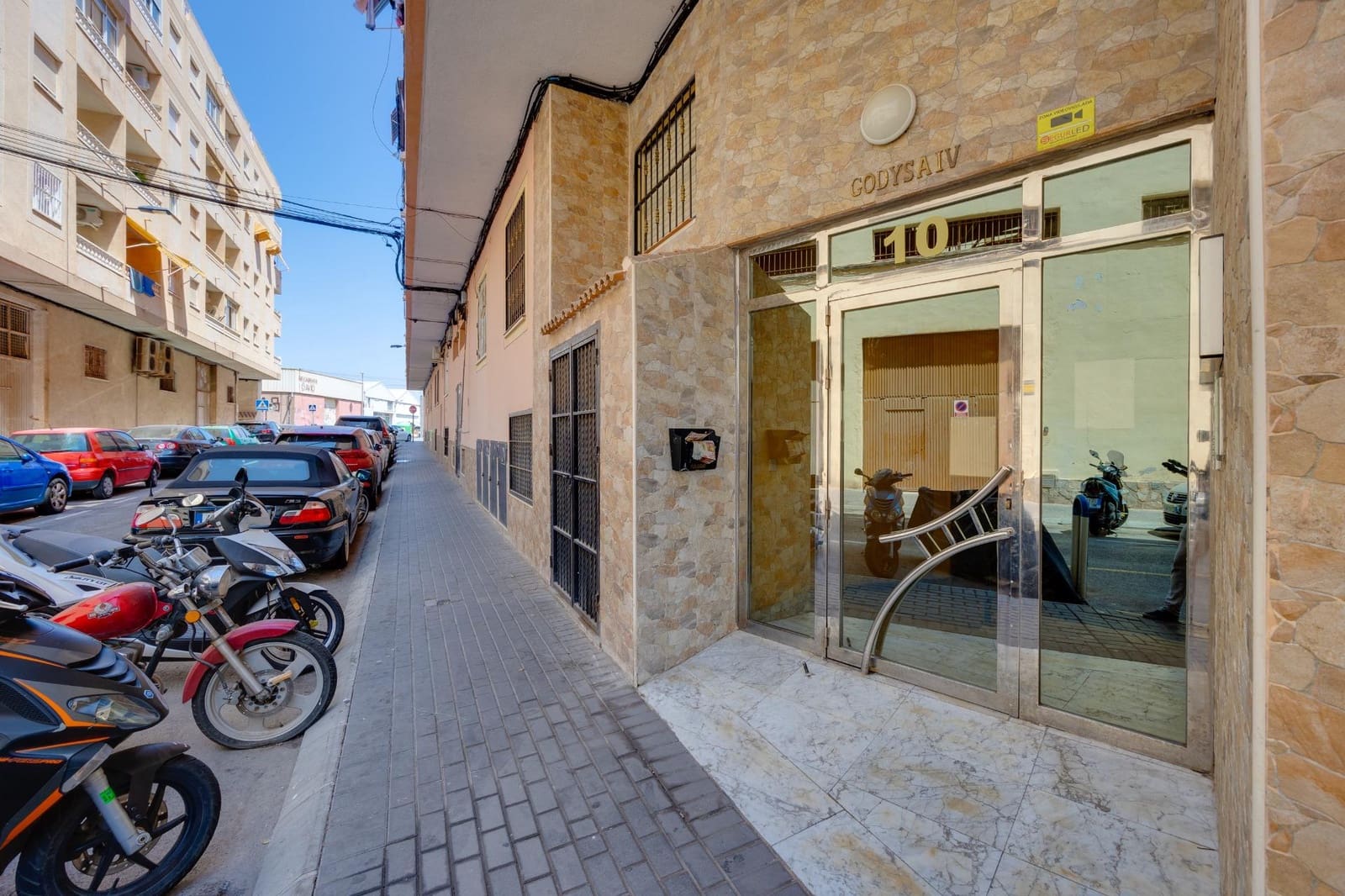 3 slaapkamer Appartement te huur in Torrevieja - € 750 (Ref: 8950635)