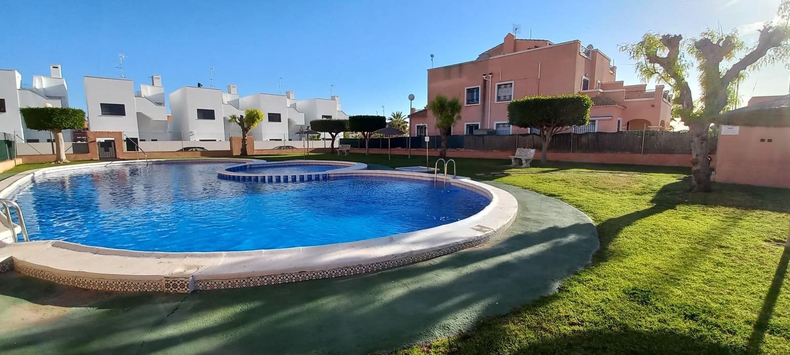 3 soveværelse Rækkehus til salg i Los Montesinos med swimmingpool - € 178.000 (Ref: 9018220)