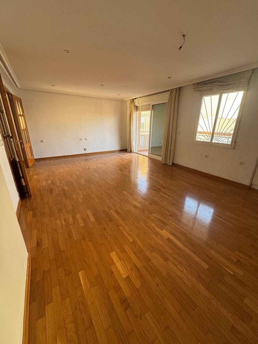 Apartamento de 3 habitaciones en Torrevieja en venta - 212.000 € (Ref: 9204468)