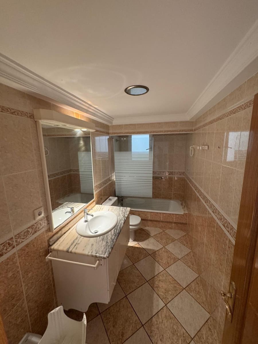 Apartamento de 3 habitaciones en Torrevieja en venta - 212.000 € (Ref: 9204468)