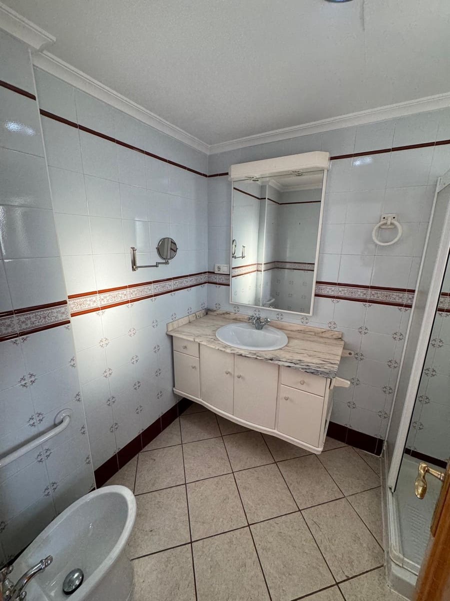 Apartamento de 3 habitaciones en Torrevieja en venta - 212.000 € (Ref: 9204468)