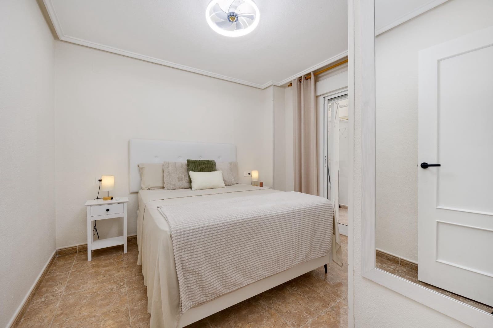 Apartamento de 1 habitación en Torrevieja en venta con piscina - 138.000 € (Ref: 9262568)