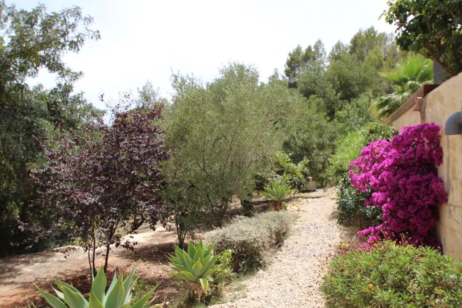 3 bedroom Villa for sale in Altea with pool - € 849,900 (Ref: 9269715)