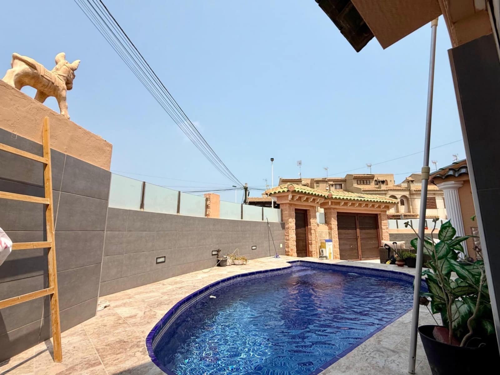 5 soveværelse Villa til salg i Torrevieja med swimmingpool - € 309.000 (Ref: 9269716)