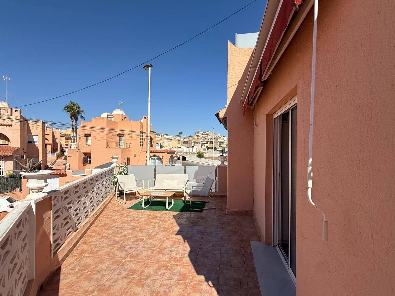5 soveværelse Villa til salg i Torrevieja med swimmingpool - € 309.000 (Ref: 9269716)