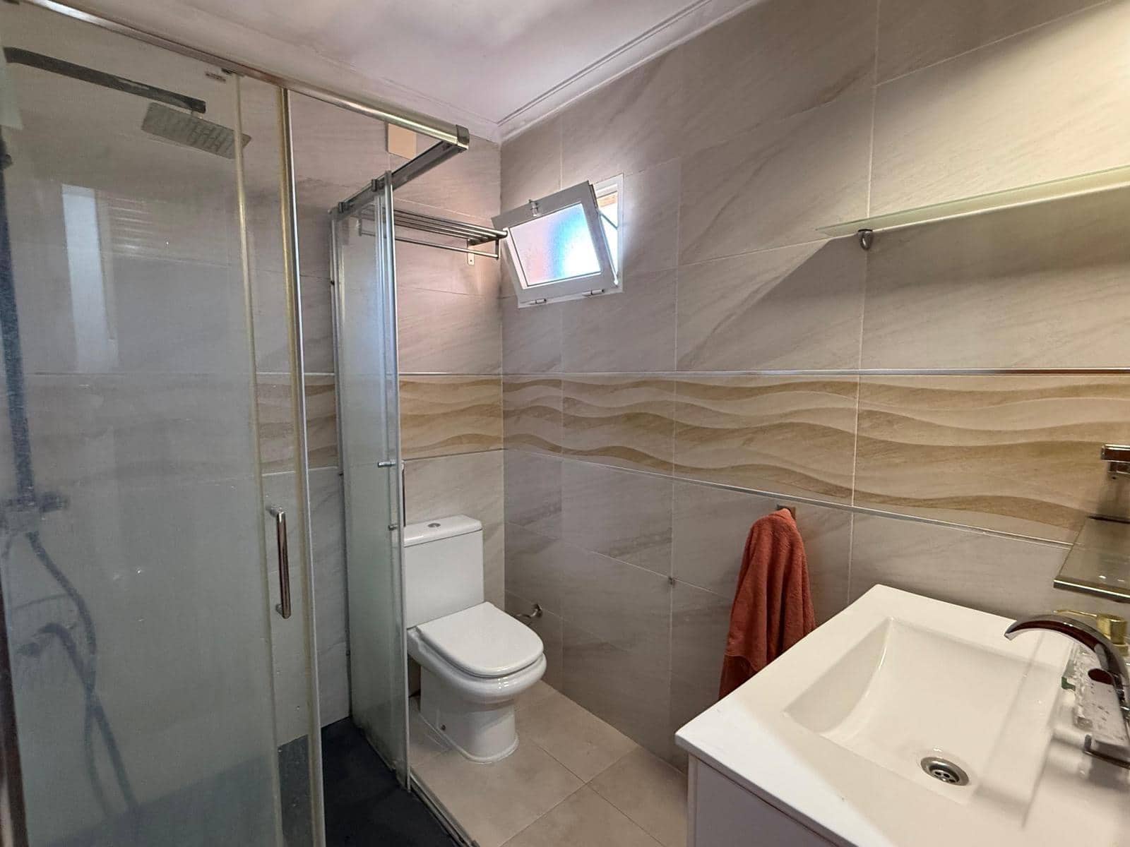 5 soveværelse Villa til salg i Torrevieja med swimmingpool - € 309.000 (Ref: 9269716)