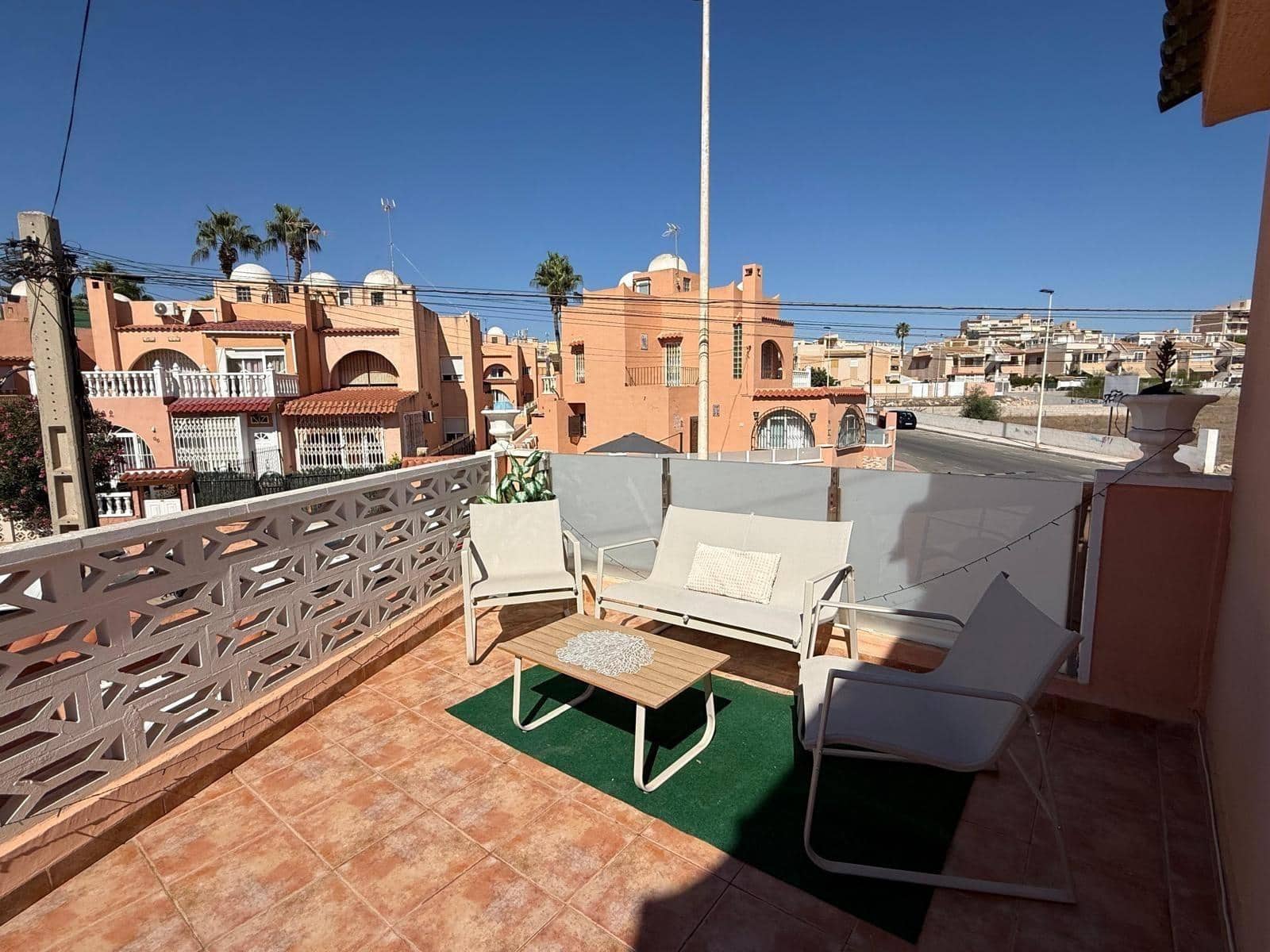 5 soveværelse Villa til salg i Torrevieja med swimmingpool - € 309.000 (Ref: 9269716)