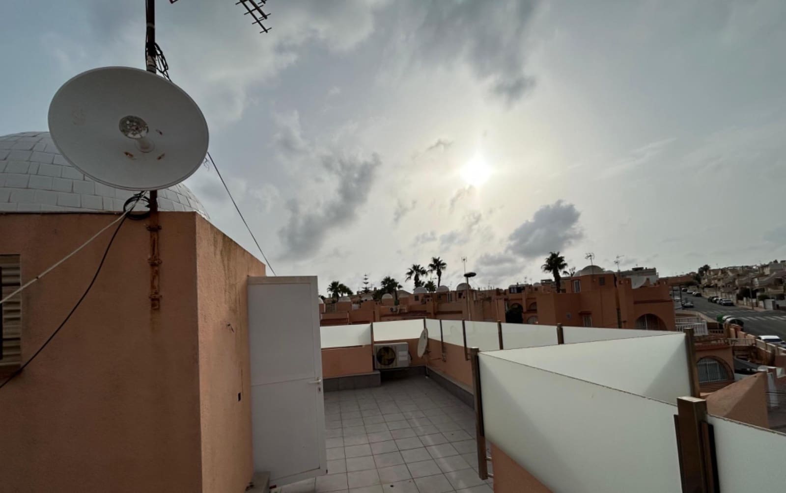 5 soveværelse Villa til salg i Torrevieja med swimmingpool - € 309.000 (Ref: 9269716)