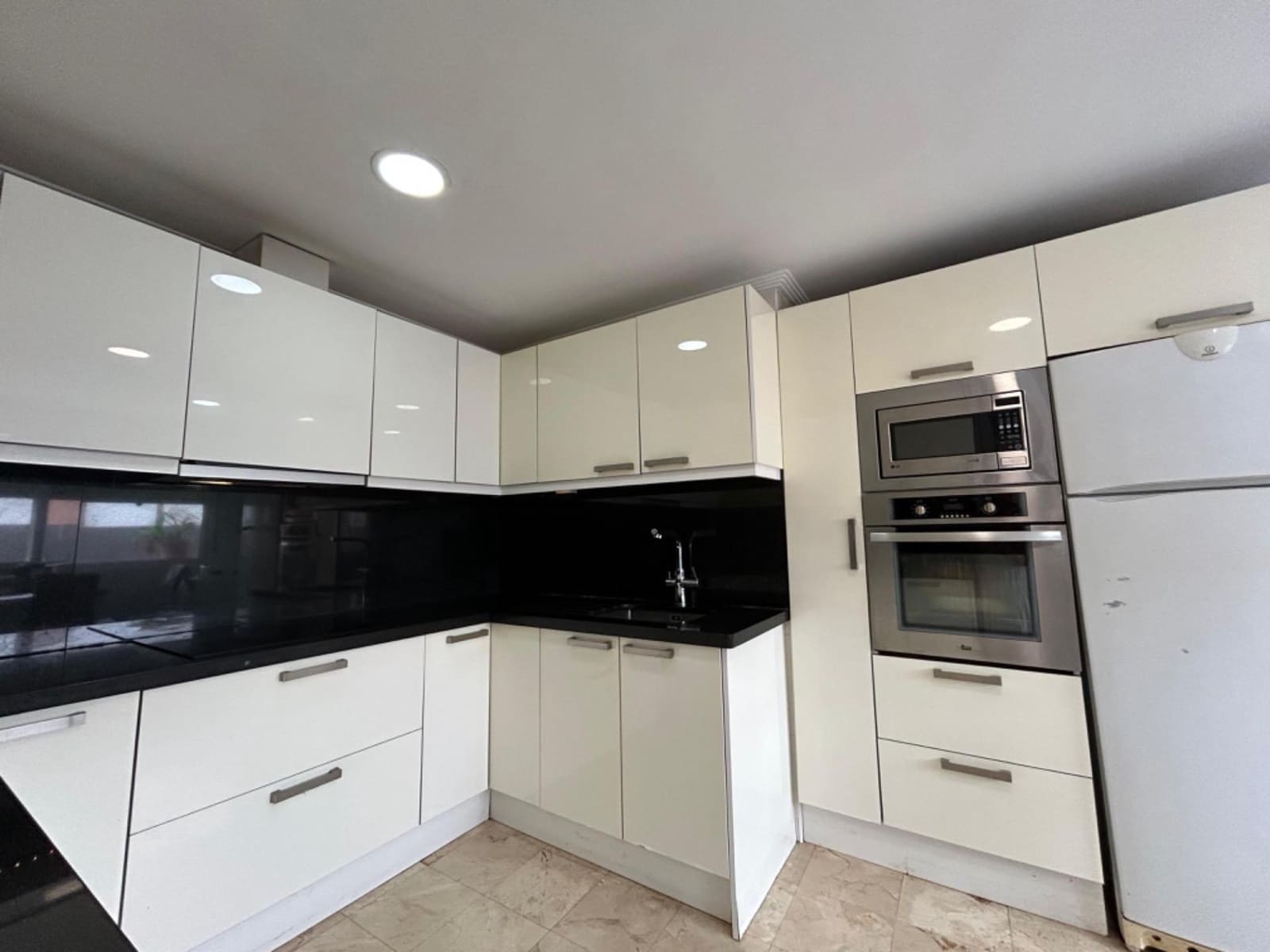 5 soveværelse Villa til salg i Torrevieja med swimmingpool - € 309.000 (Ref: 9269716)