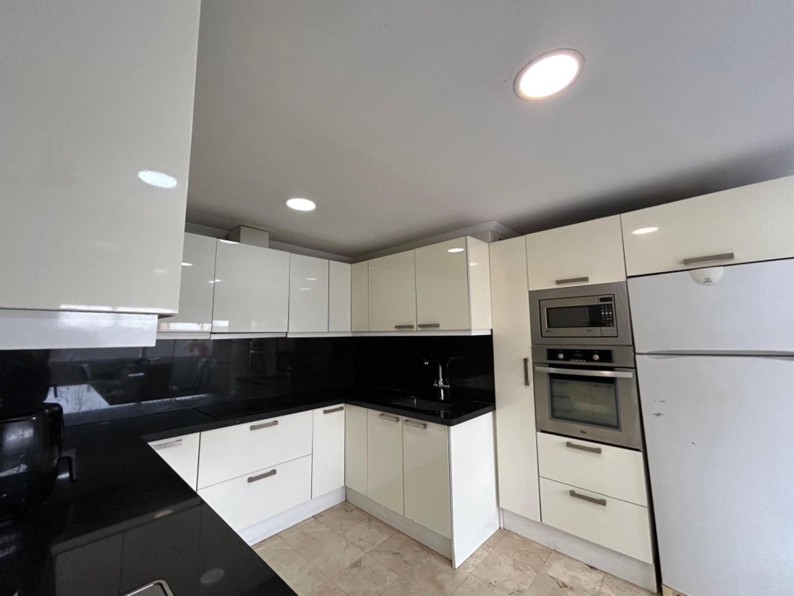 5 soveværelse Villa til salg i Torrevieja med swimmingpool - € 309.000 (Ref: 9269716)