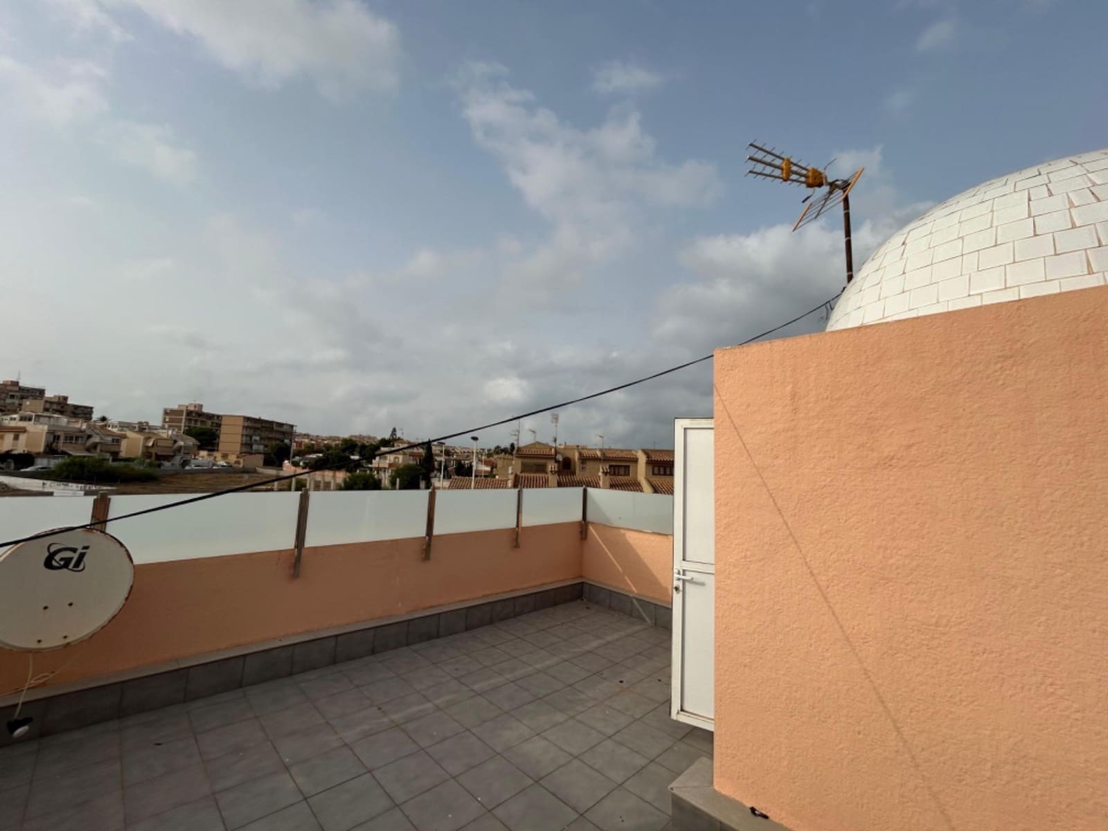 5 soveværelse Villa til salg i Torrevieja med swimmingpool - € 309.000 (Ref: 9269716)