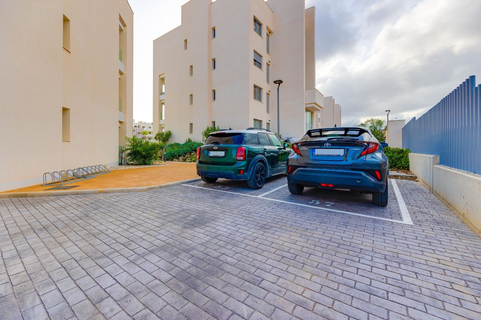 2 bedroom Apartment for sale in Orihuela Costa with pool - € 320,000 (Ref: 9310885)