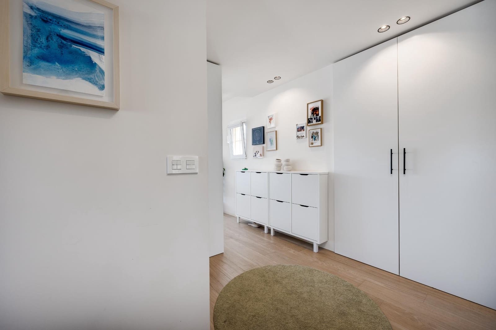 4 soveværelse Villa til leje i Torrevieja med swimmingpool garage - € 2.500 (Ref: 9317838)