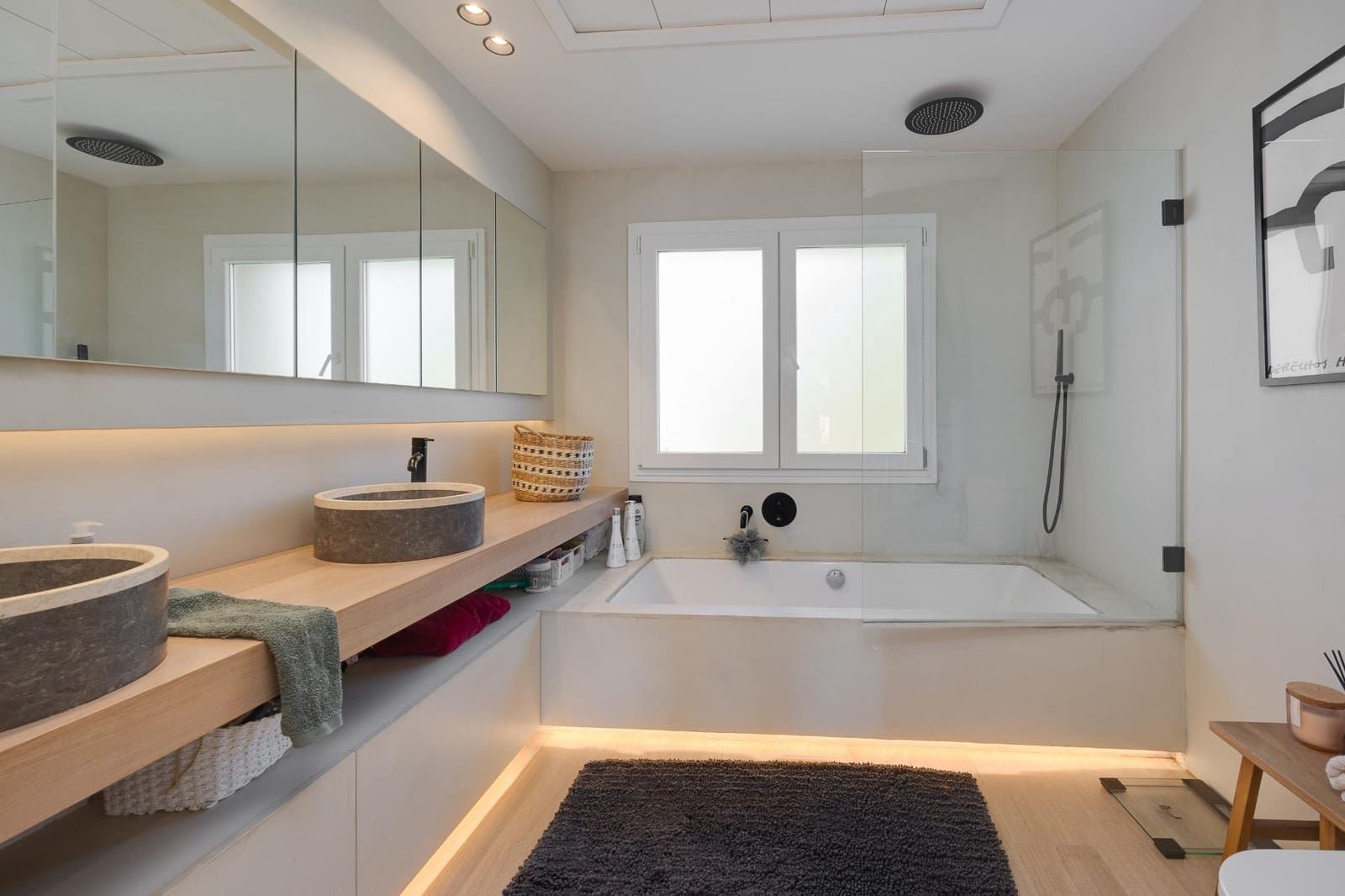 4 soveværelse Villa til leje i Torrevieja med swimmingpool garage - € 2.500 (Ref: 9317838)