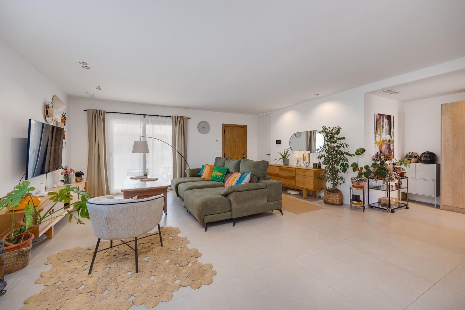 4 soveværelse Villa til leje i Torrevieja med swimmingpool garage - € 2.500 (Ref: 9317838)