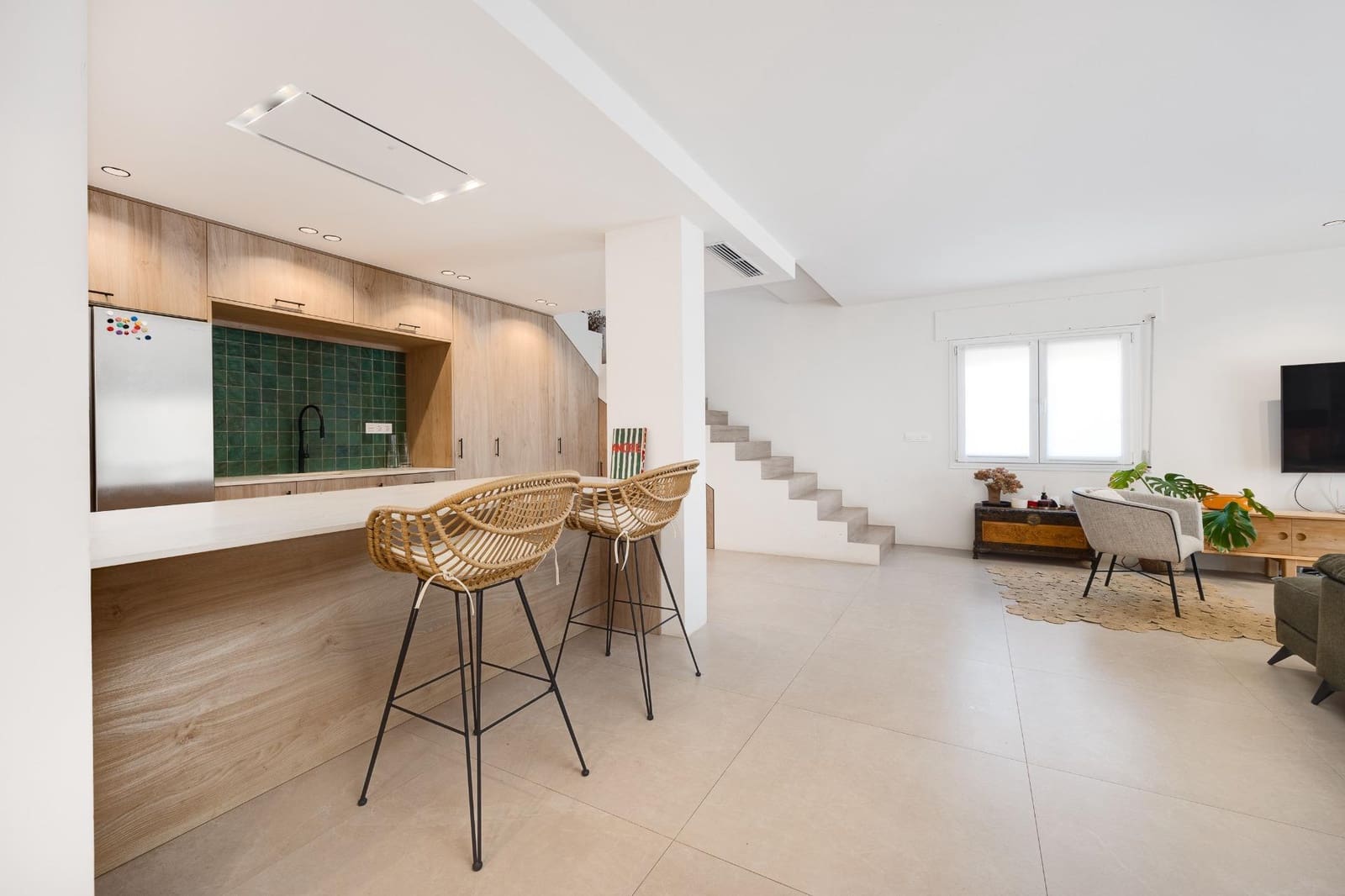4 soveværelse Villa til leje i Torrevieja med swimmingpool garage - € 2.500 (Ref: 9317838)