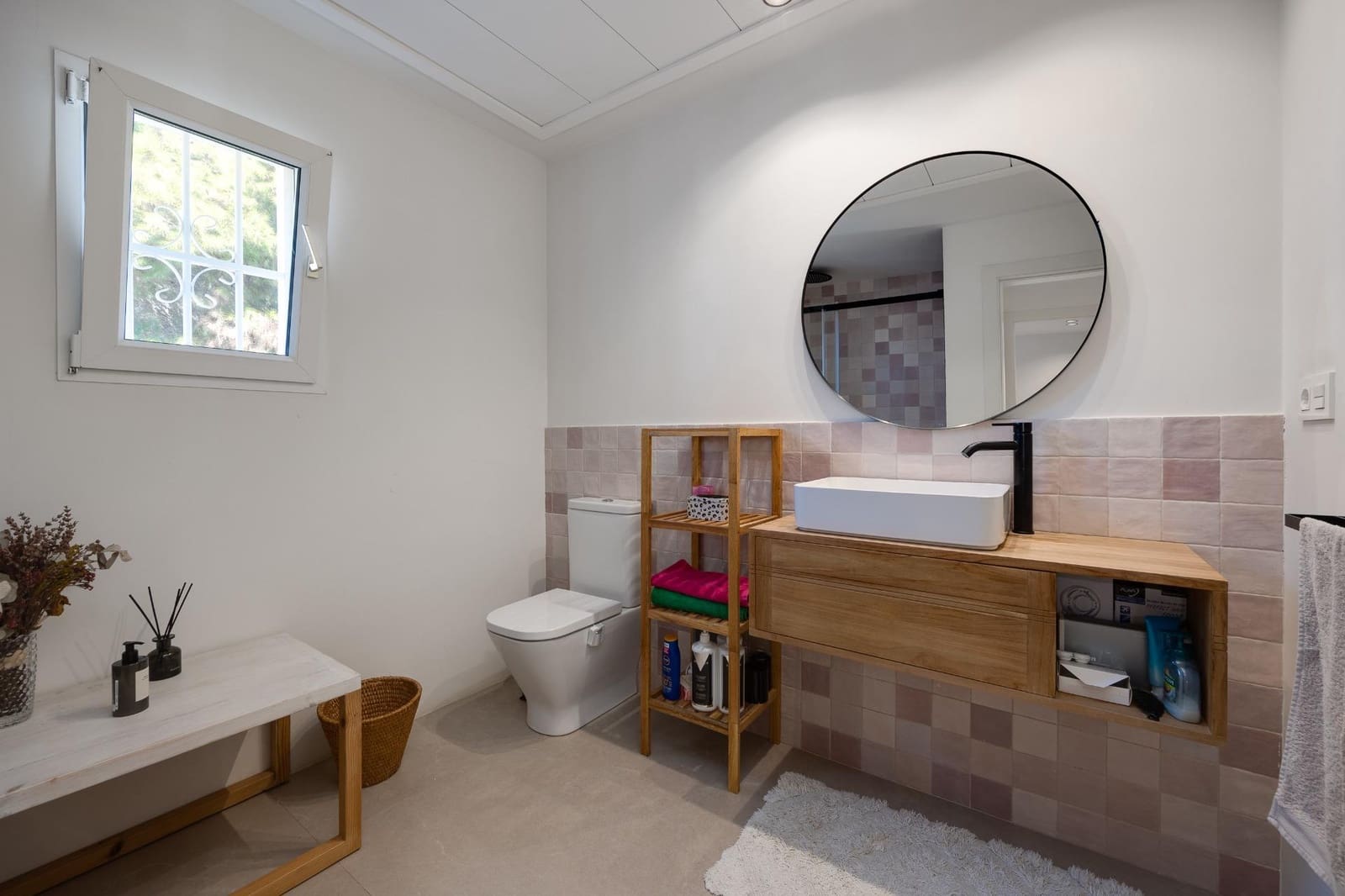 4 soveværelse Villa til leje i Torrevieja med swimmingpool garage - € 2.500 (Ref: 9317838)